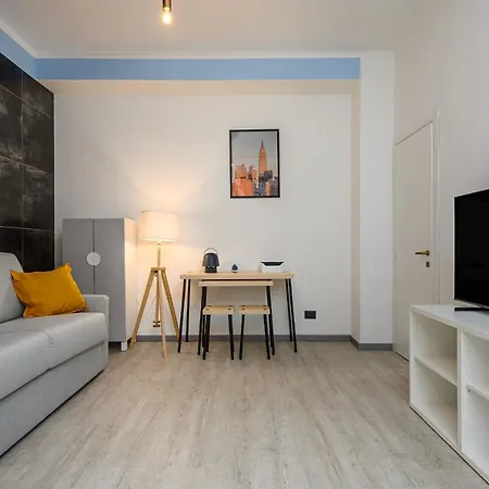 Insubria 8-3sx - Monolocale Cool Apartment